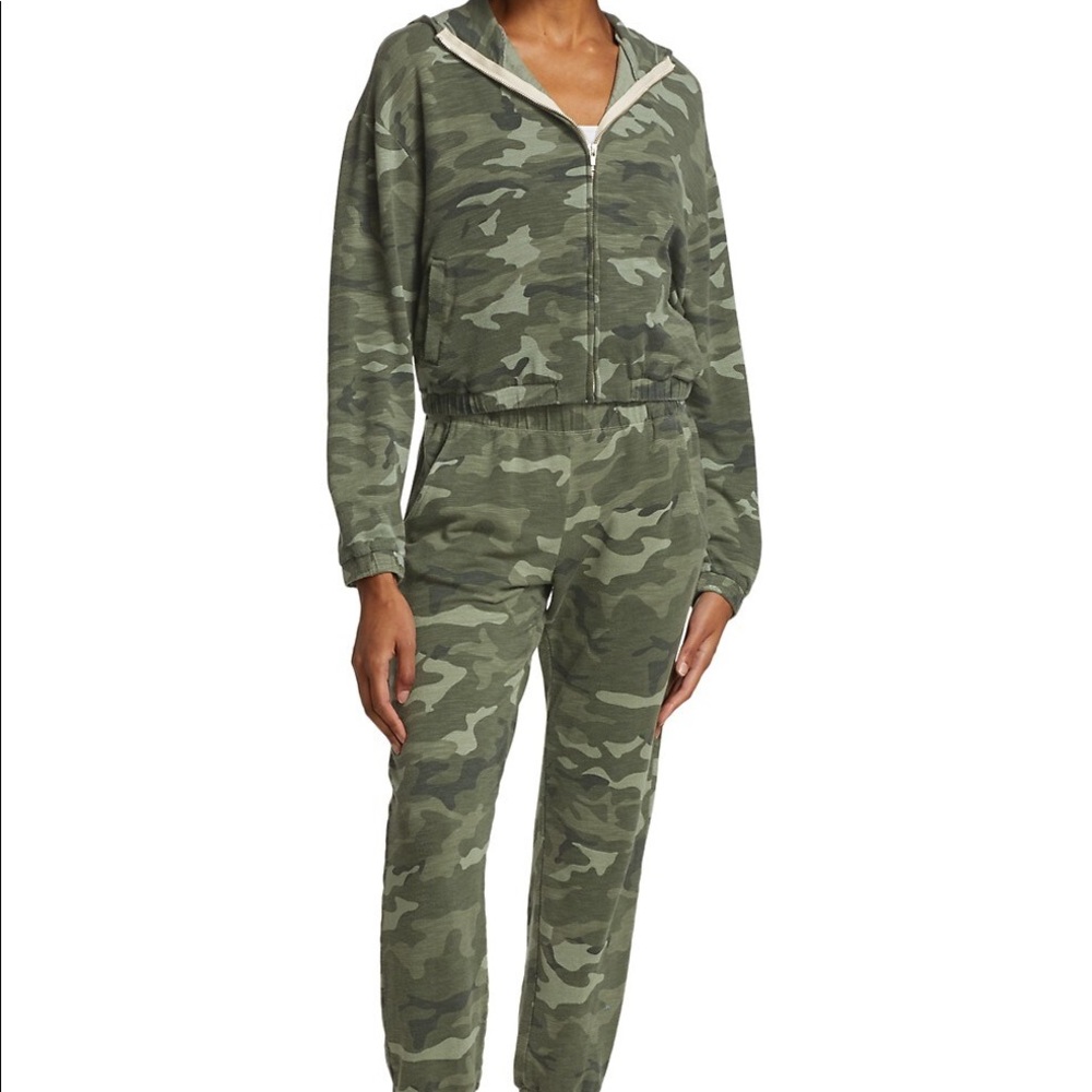 Monrow Camo Hooded Sweatshirt and Sweatpants Sweatsuit Small